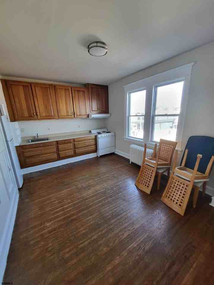 6215 Ventnor Ave - Photo 3 of 24