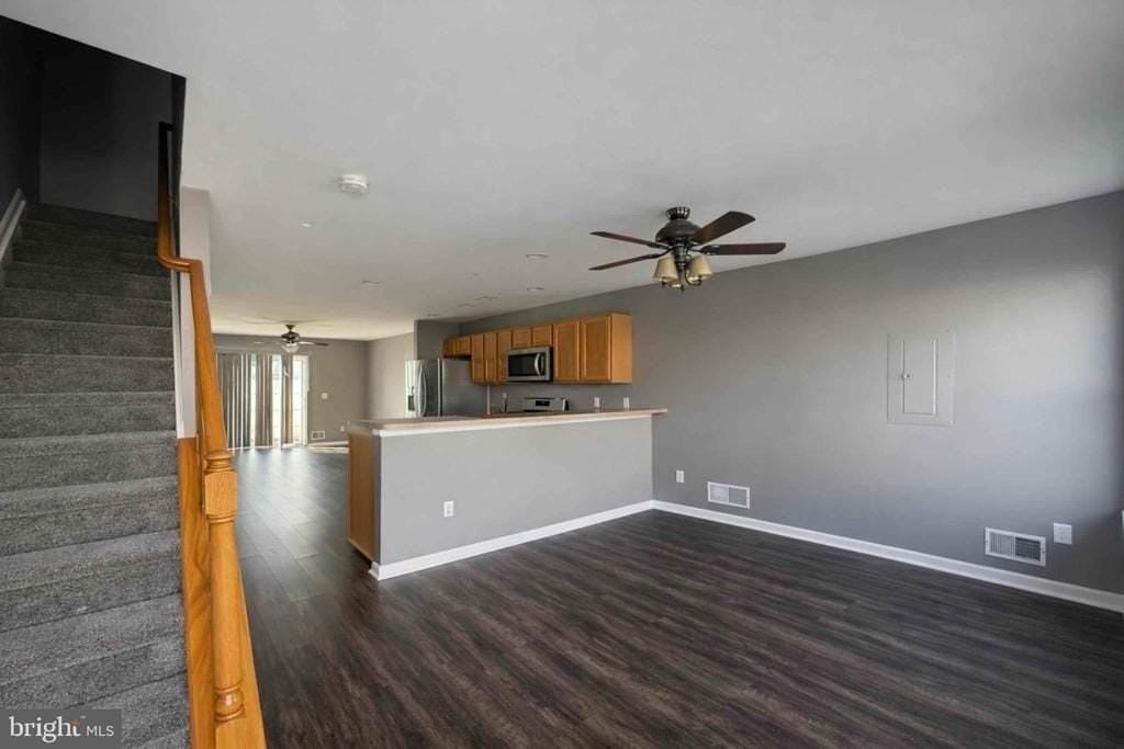 107 Jamestown Blvd - Photo 2 of 16