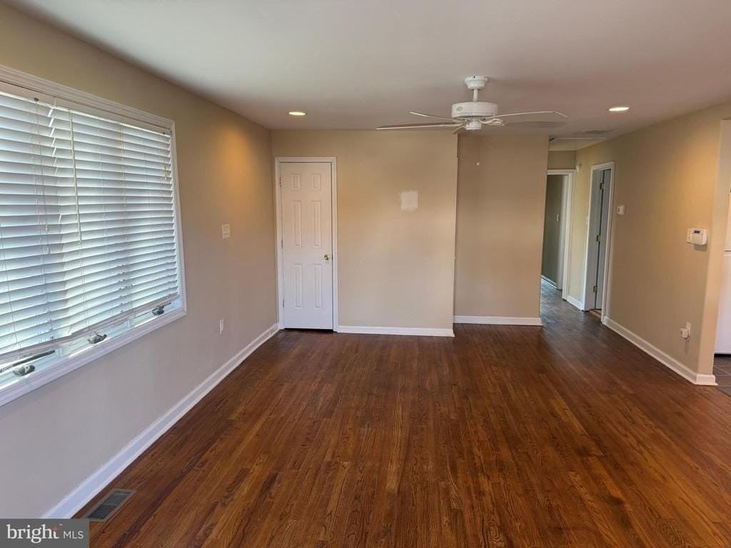 15 W Floral Ave - Photo 2 of 35