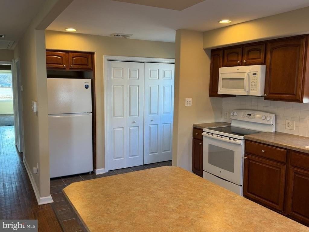 15 W Floral Ave - Photo 5 of 35