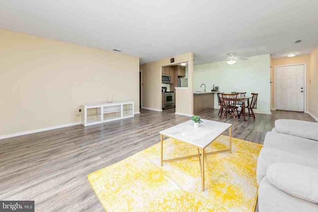 43 Dover Ct - Photo 2 of 15