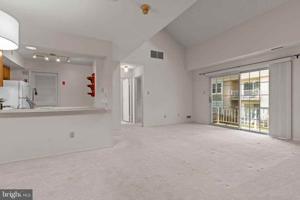 616 Society Pl - Photo 4 of 23