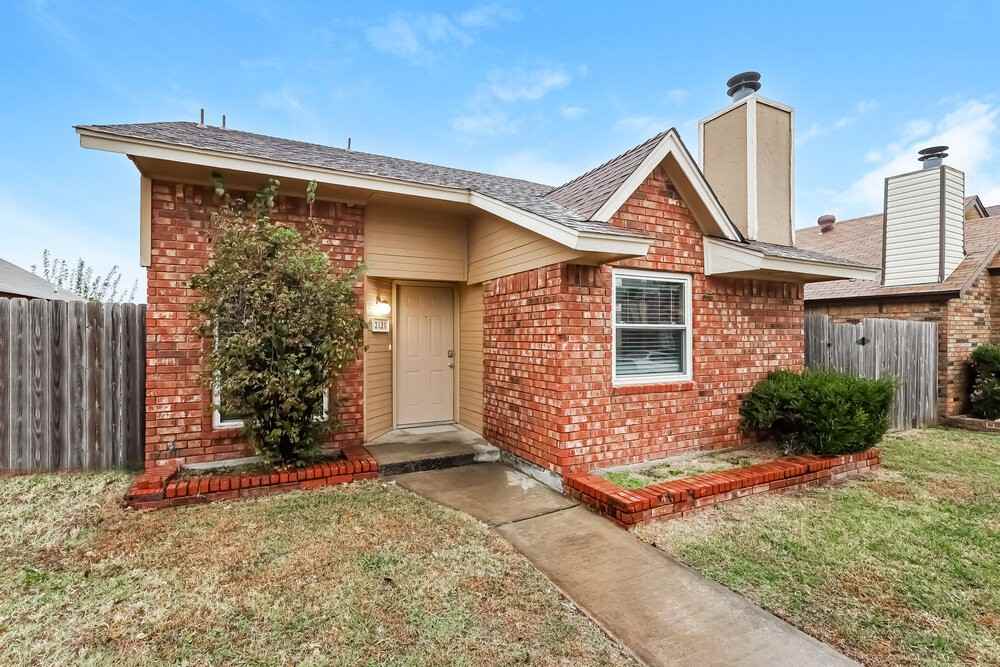 2120 Briarcliff Dr - Photo 4 of 17