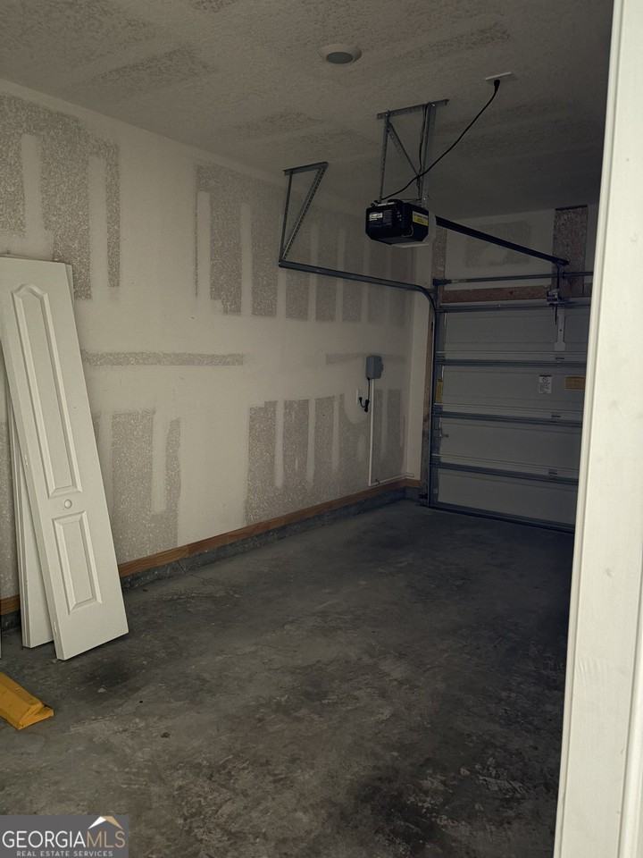 152 Deep Bay Cir - Photo 4 of 37