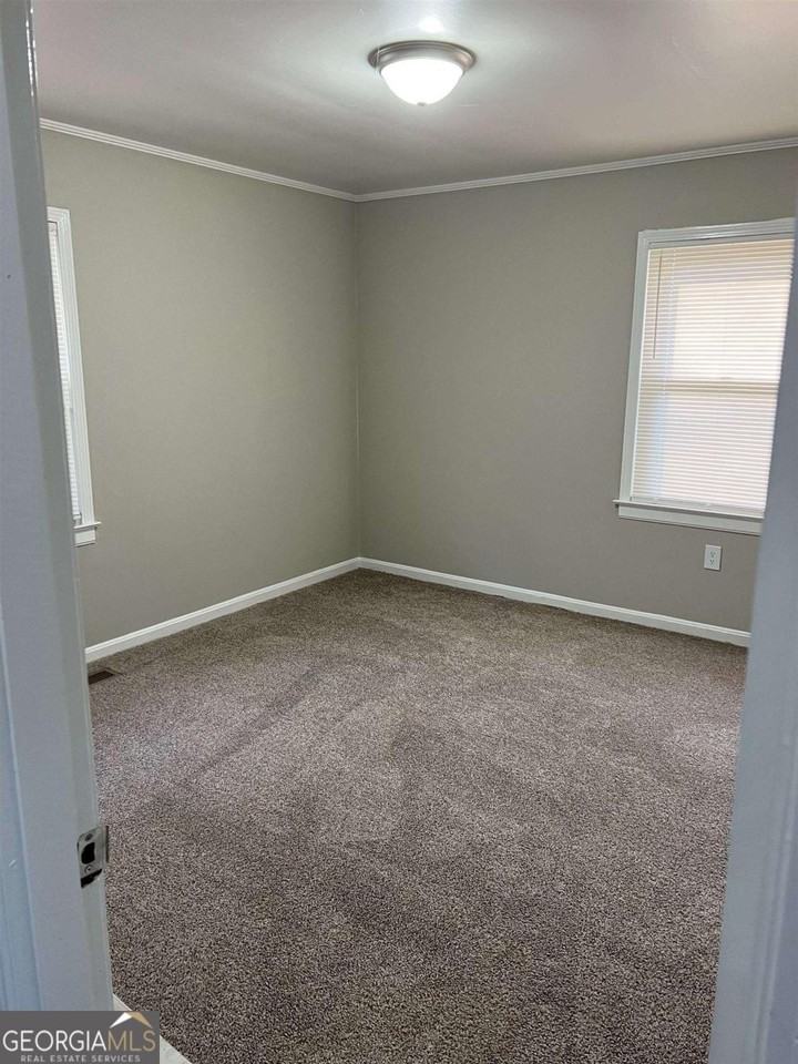 60 Azalea Dr - Photo 4 of 7