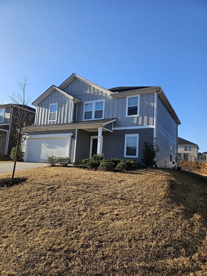 558 Laxton Rd #1 - Photo 4 of 29