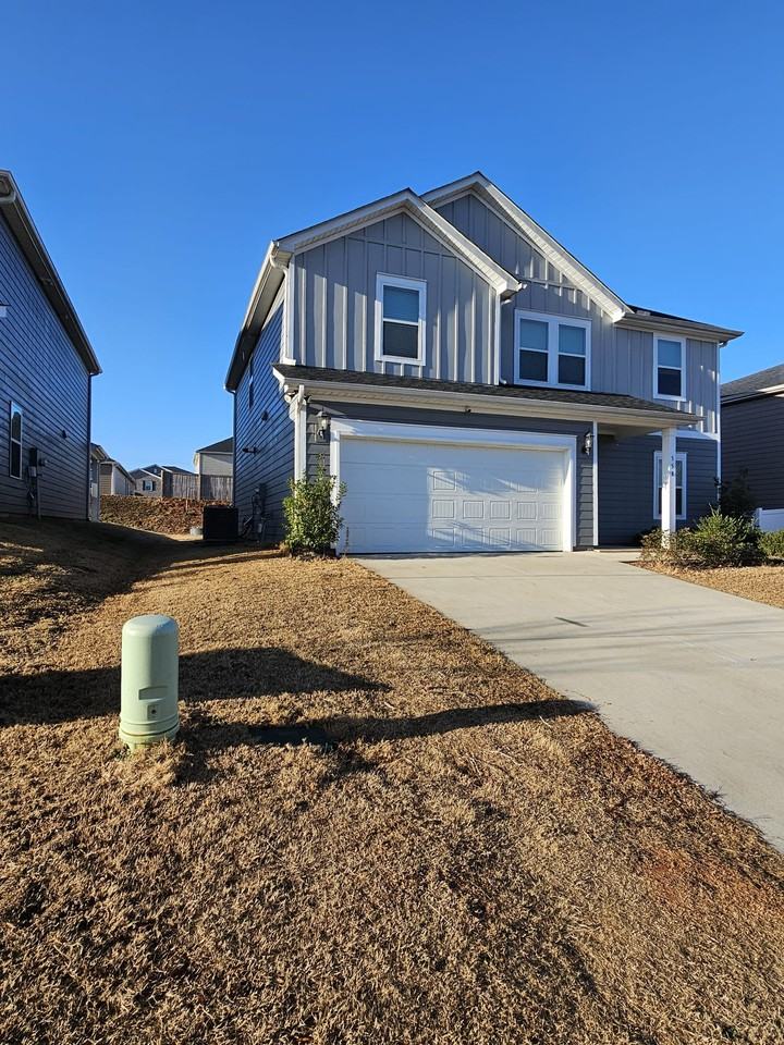 558 Laxton Rd #1 - Photo 5 of 29