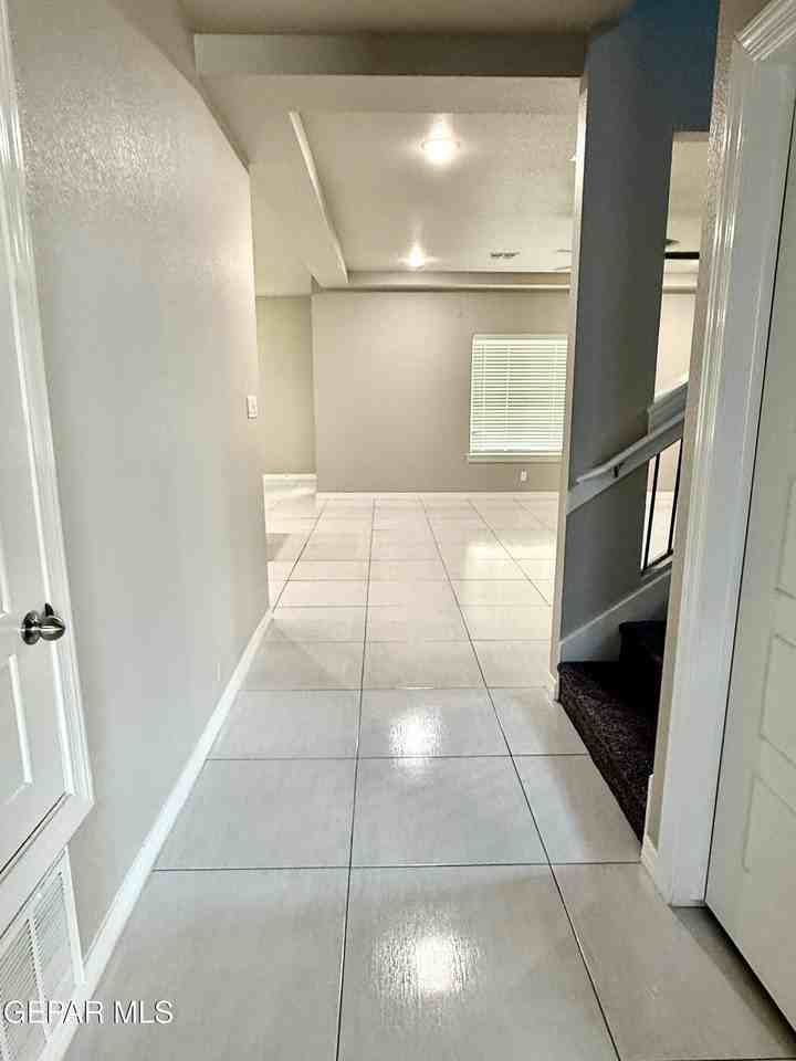 12824 Linstead Ave - Photo 7 of 46