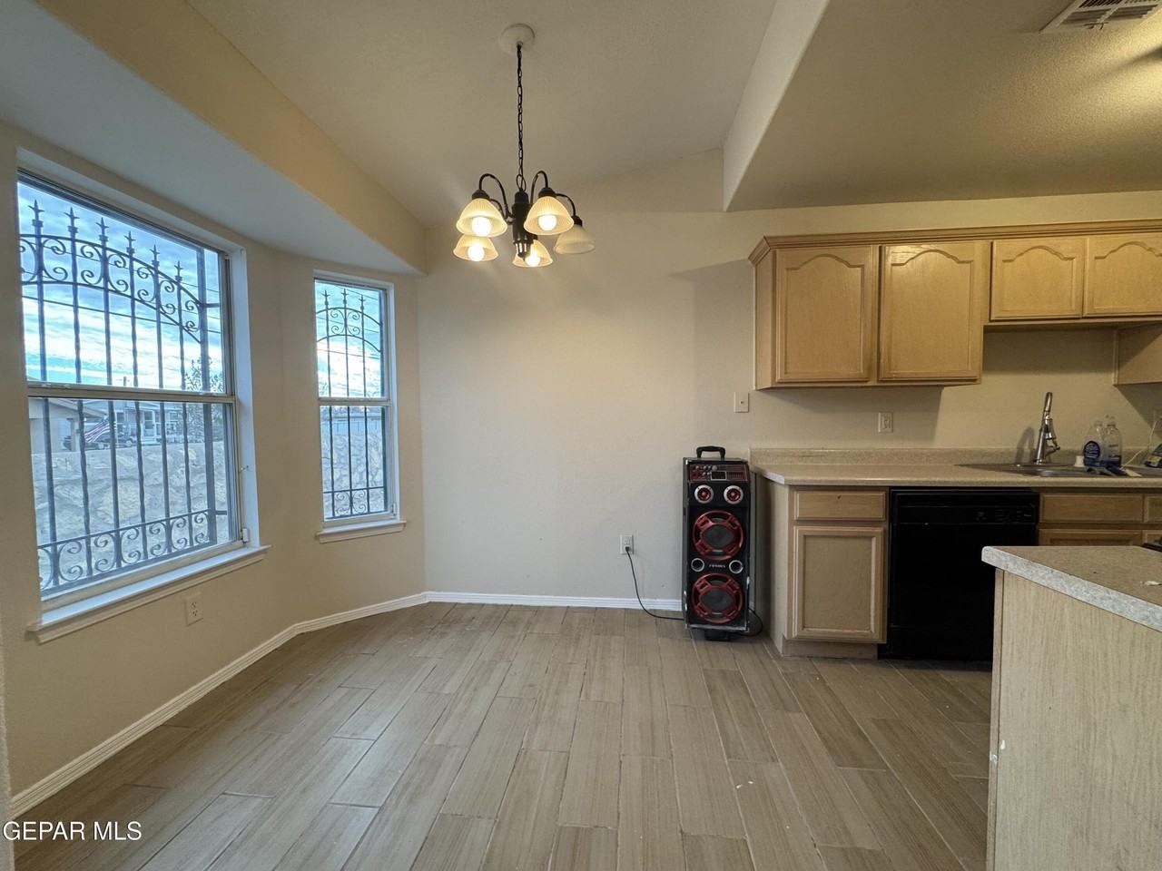 13098 Oscar Chacon - Photo 5 of 13