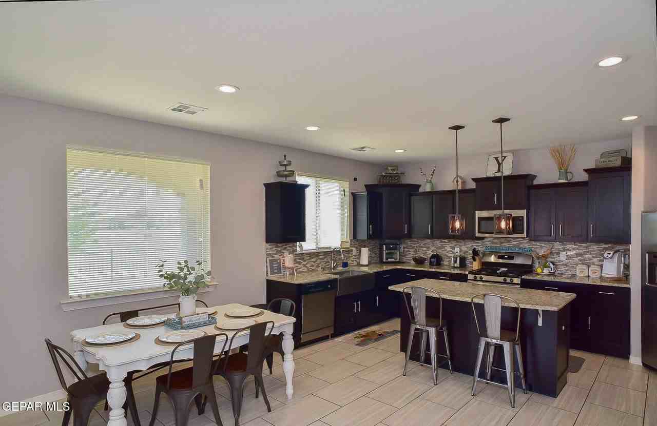 14447 Onnie Kirk Ave - Photo 3 of 20