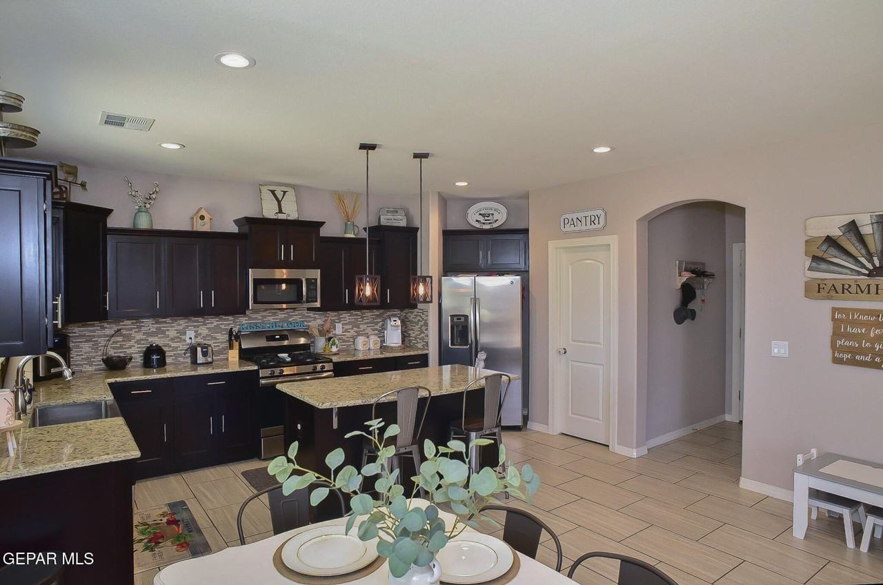 14447 Onnie Kirk Ave - Photo 4 of 20