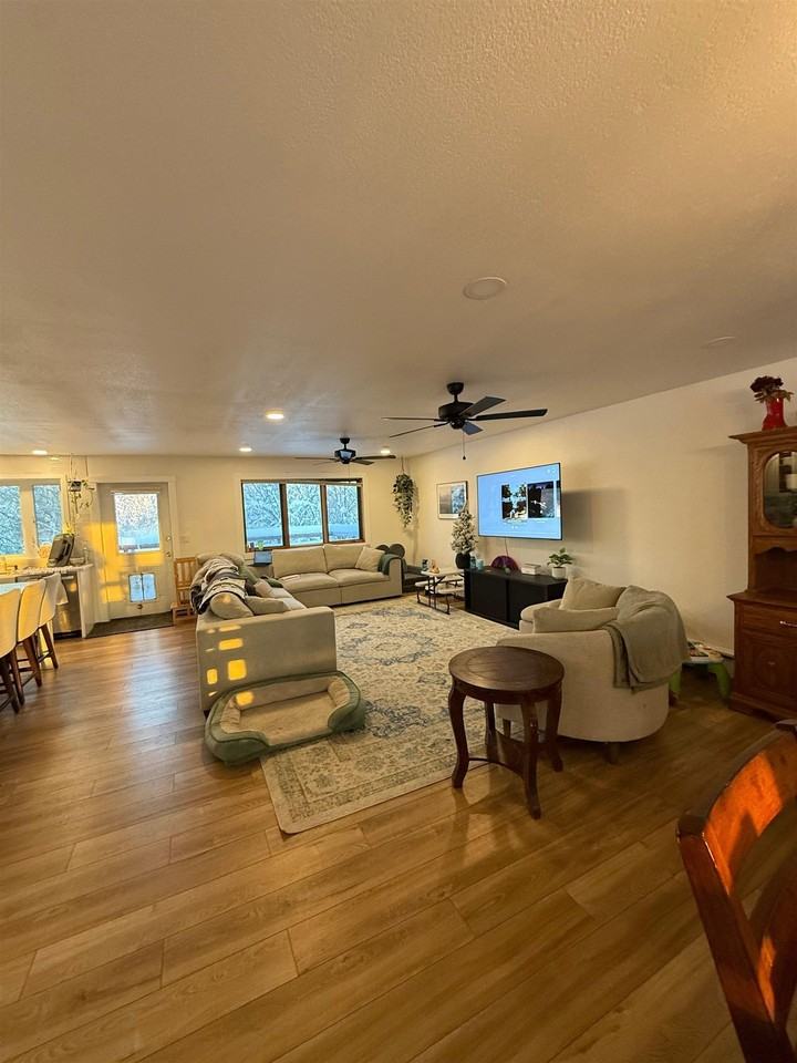 2514 Riverview Dr - Photo 6 of 21