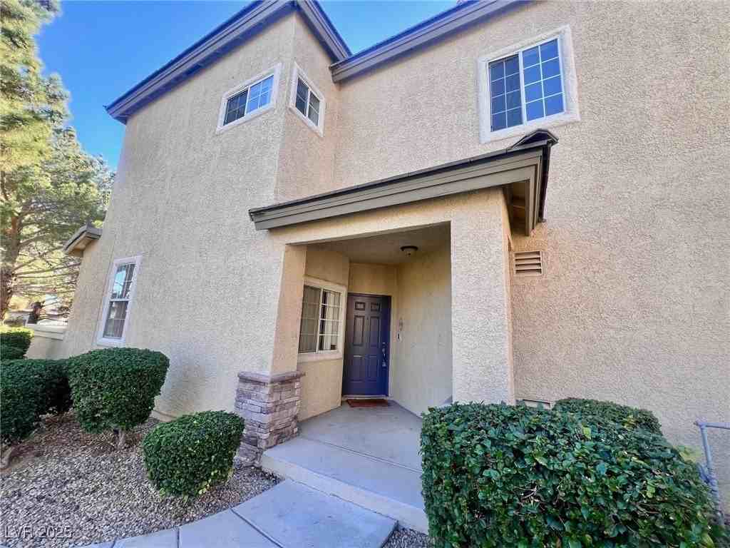 1604 Queen Victoria St #104 - Photo 2 of 27