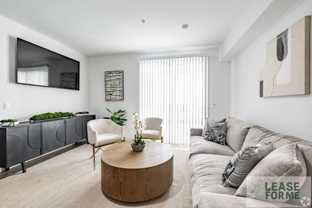 6569 S Van Ness Ave - Photo 1 of 1