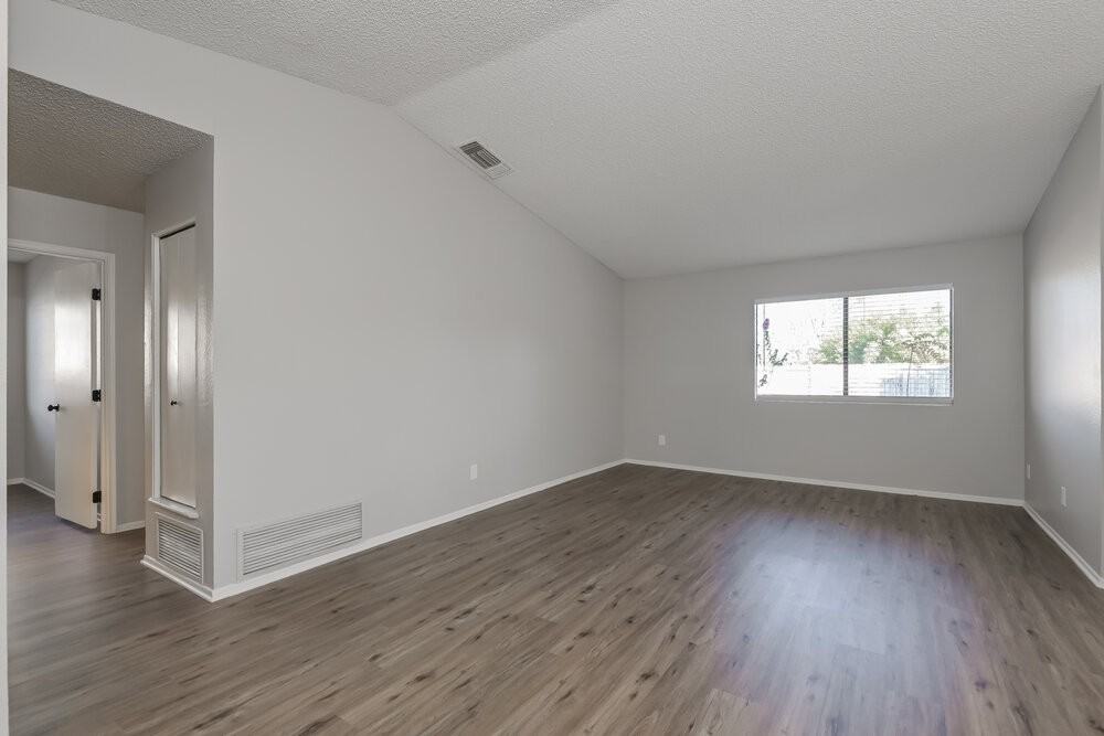 10231 E Calle Del Este - Photo 4 of 16