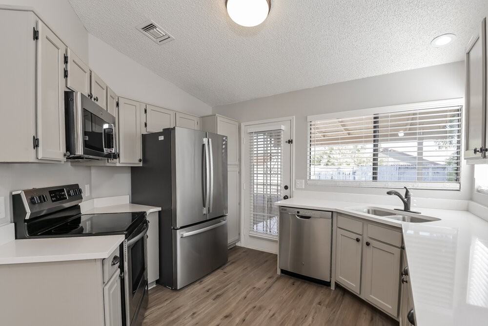 10231 E Calle Del Este - Photo 6 of 16