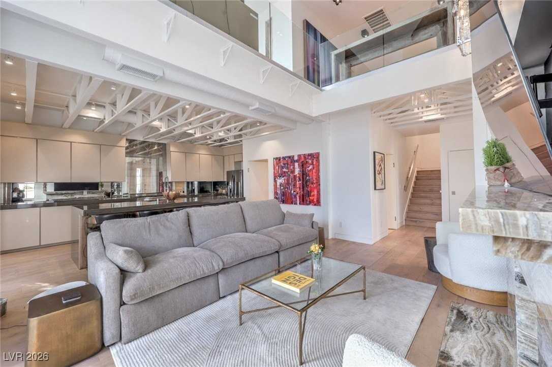 952 Coatbridge St - Photo 7 of 32