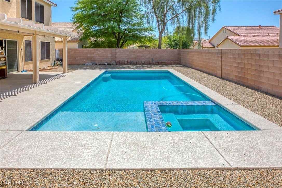 6519 Giant Oak St - Photo 3 of 26