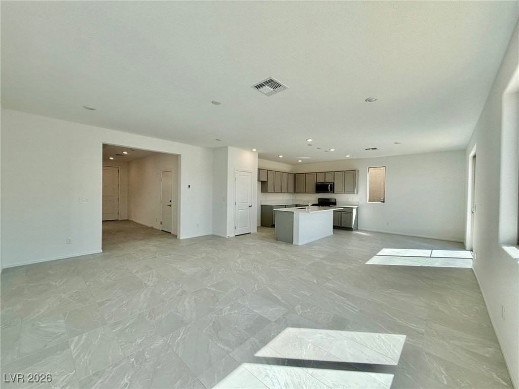 7453 Delemont Ave - Photo 4 of 16