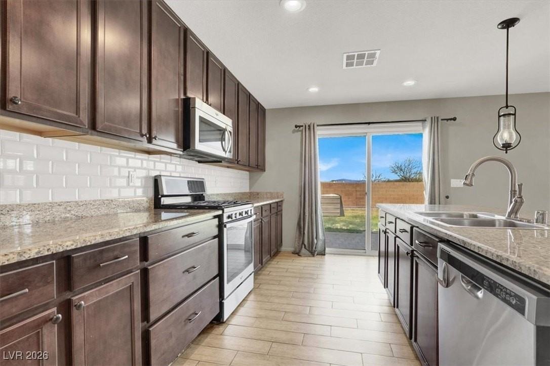 7858 Trappers Ridge Ave - Photo 6 of 23