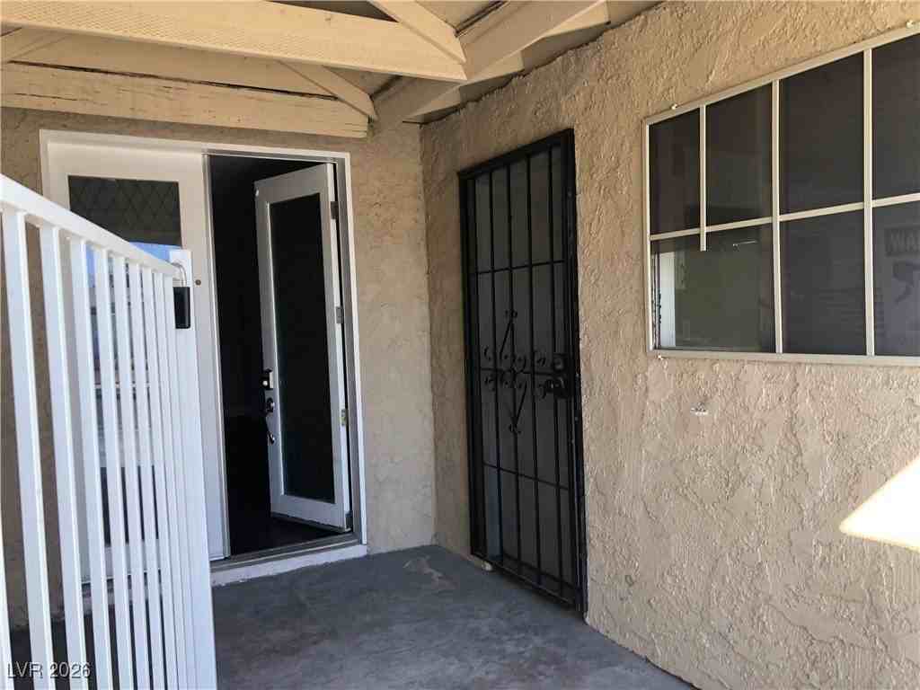 6456 Alomar Ave - Photo 2 of 46