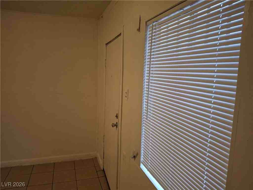 1007 C St #3 - Photo 3 of 11