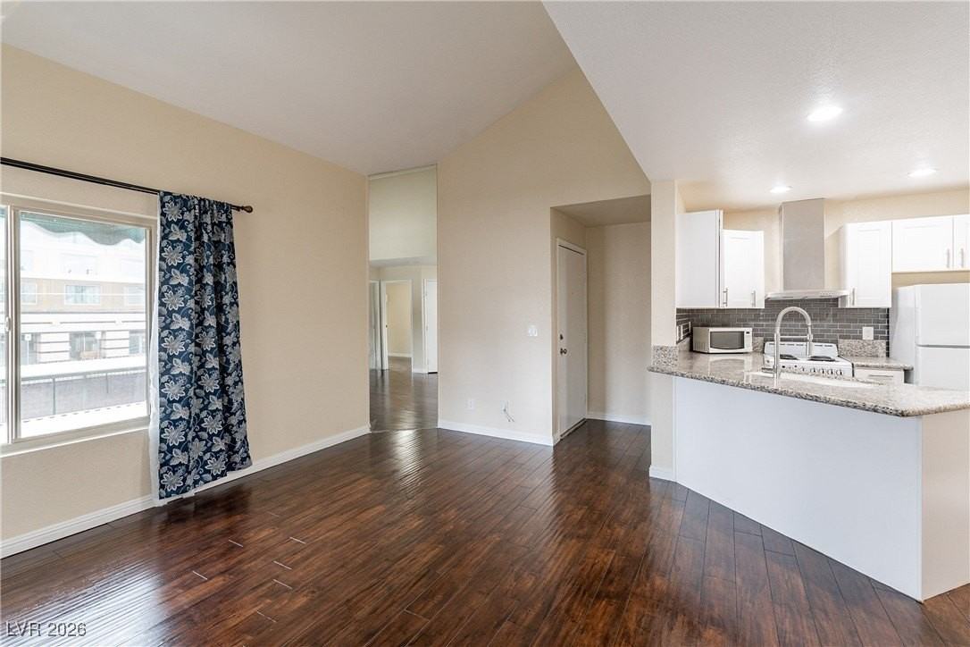 450 Elm Dr #206 - Photo 2 of 28