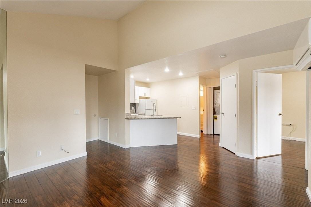 450 Elm Dr #206 - Photo 6 of 28