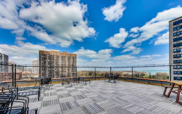 708 W Bittersweet Pl - Photo 6 of 10