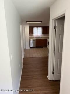 310 New York St - Photo 4 of 10