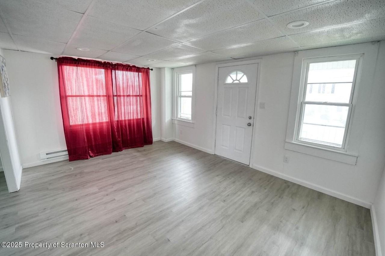 1012 Clearview St - Photo 5 of 25