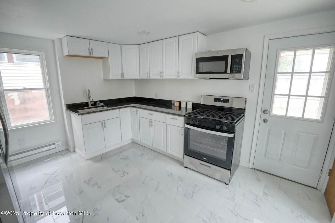 1012 Clearview St - Photo 7 of 25