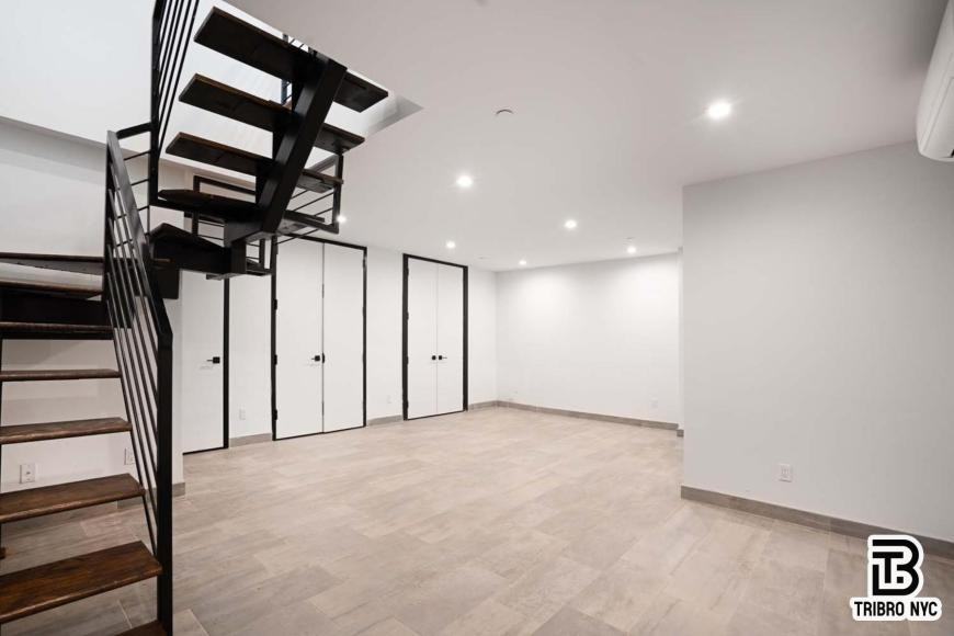 340 Irving Ave - Photo 5 of 6