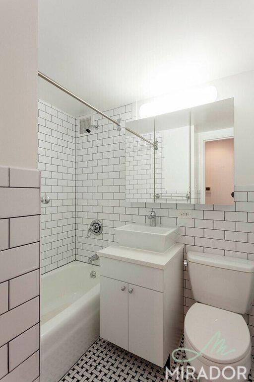 255 W 14th St - Photo 4 of 10