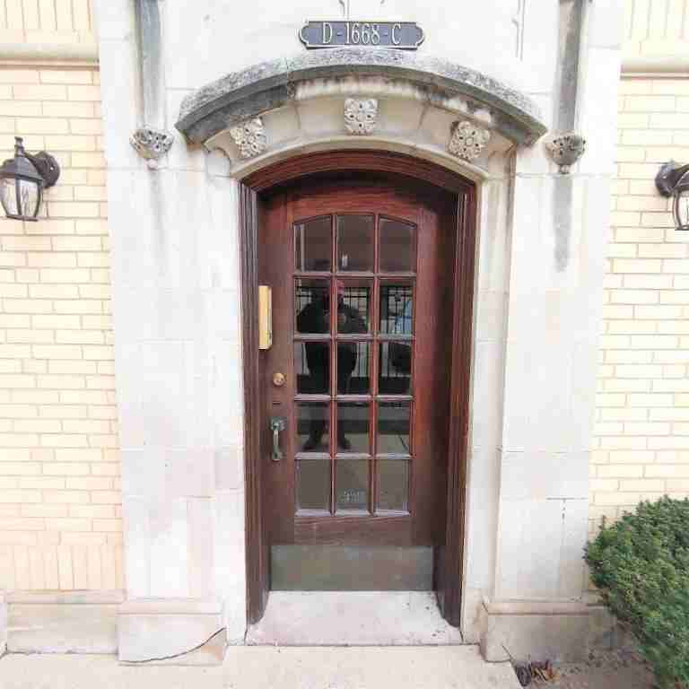 1668 W Farwell Ave - Photo 2 of 10