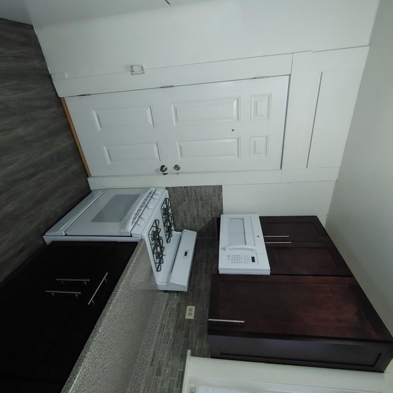 1668 W Farwell Ave - Photo 7 of 10