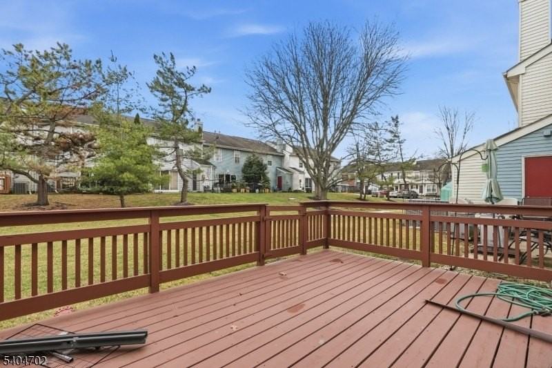 374 Aldeburgh Ave - Photo 2 of 13