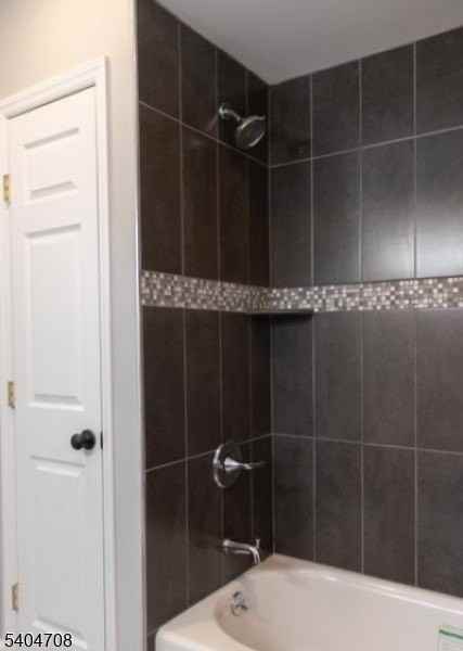 204 Harrison St - Photo 6 of 8