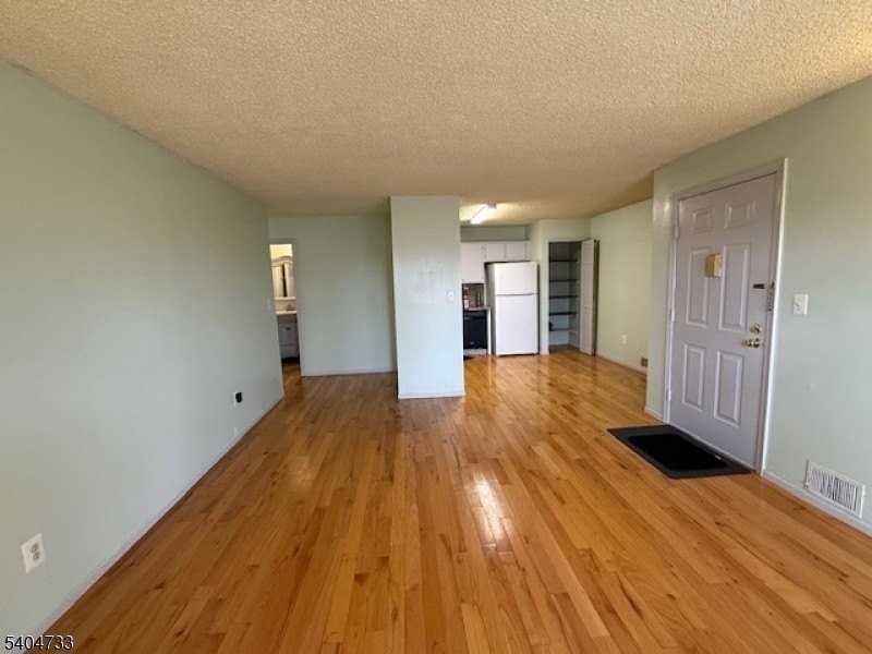 55 Fisher Dr #55 - Photo 3 of 9