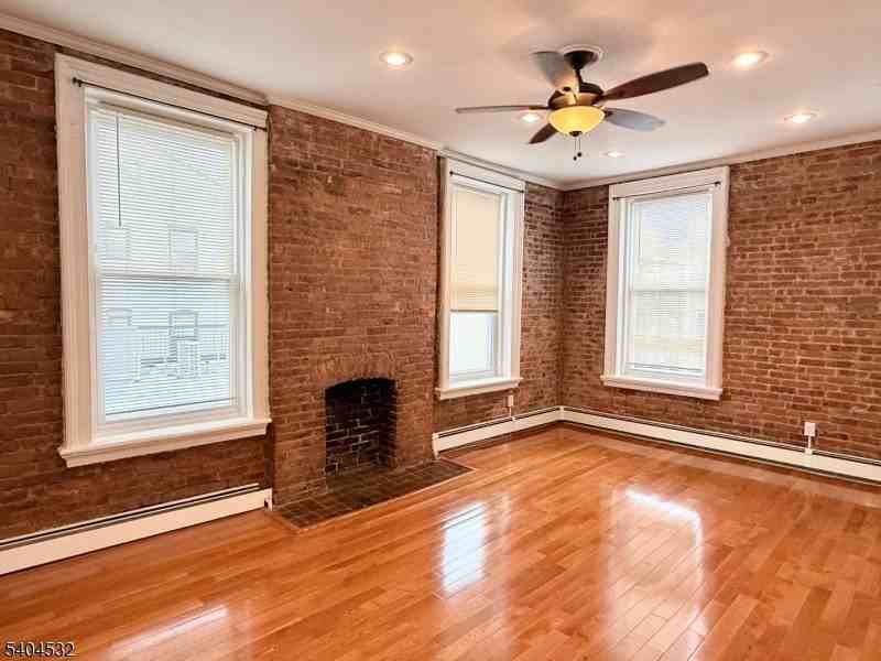 10 Depot Sq #2R - Photo 2 of 13