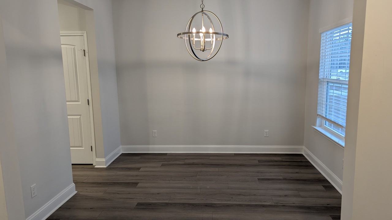 208 Glick Way - Photo 4 of 10