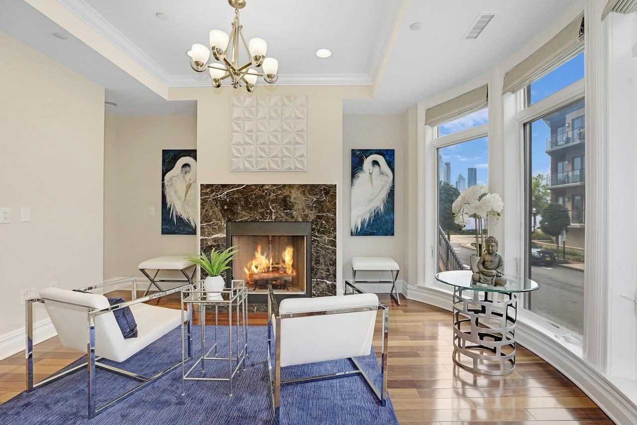 6 Cambridge Way - Photo 2 of 22