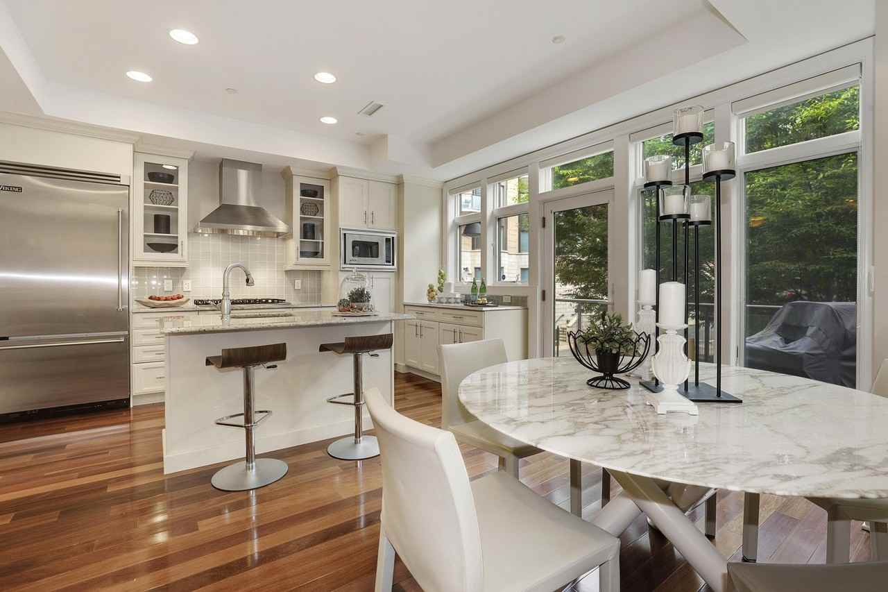 6 Cambridge Way - Photo 3 of 22