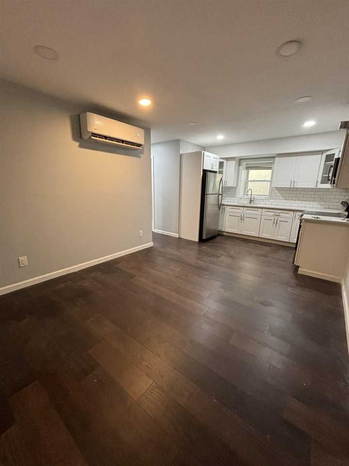 570 66th St #G - Photo 3 of 7