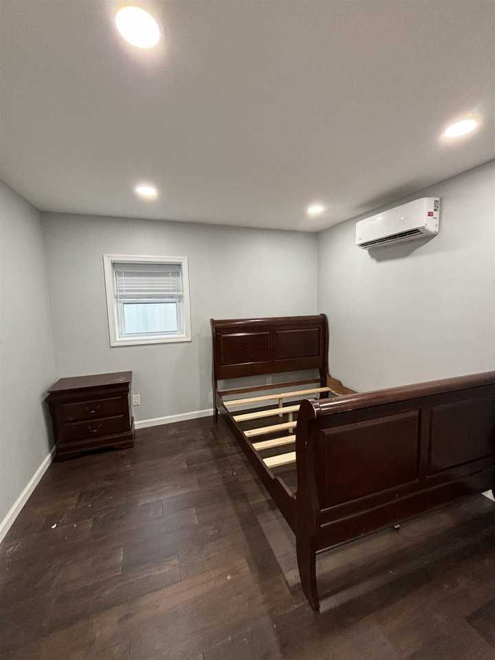 570 66th St #G - Photo 4 of 7