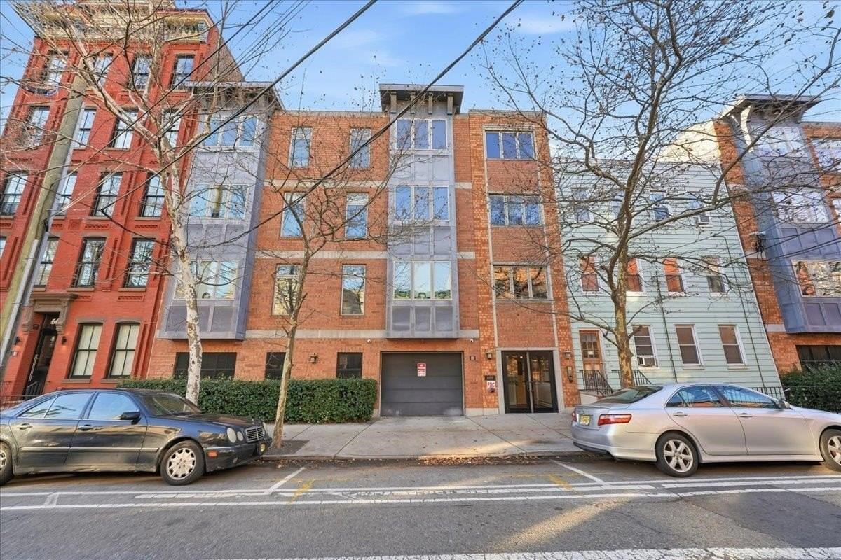 606 Adams St #5 - Photo 4 of 16