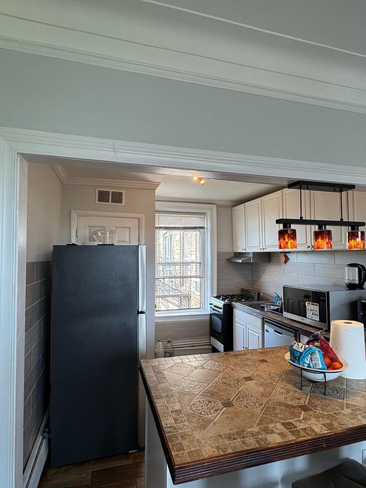 145 Harrison Ave #404 - Photo 5 of 12