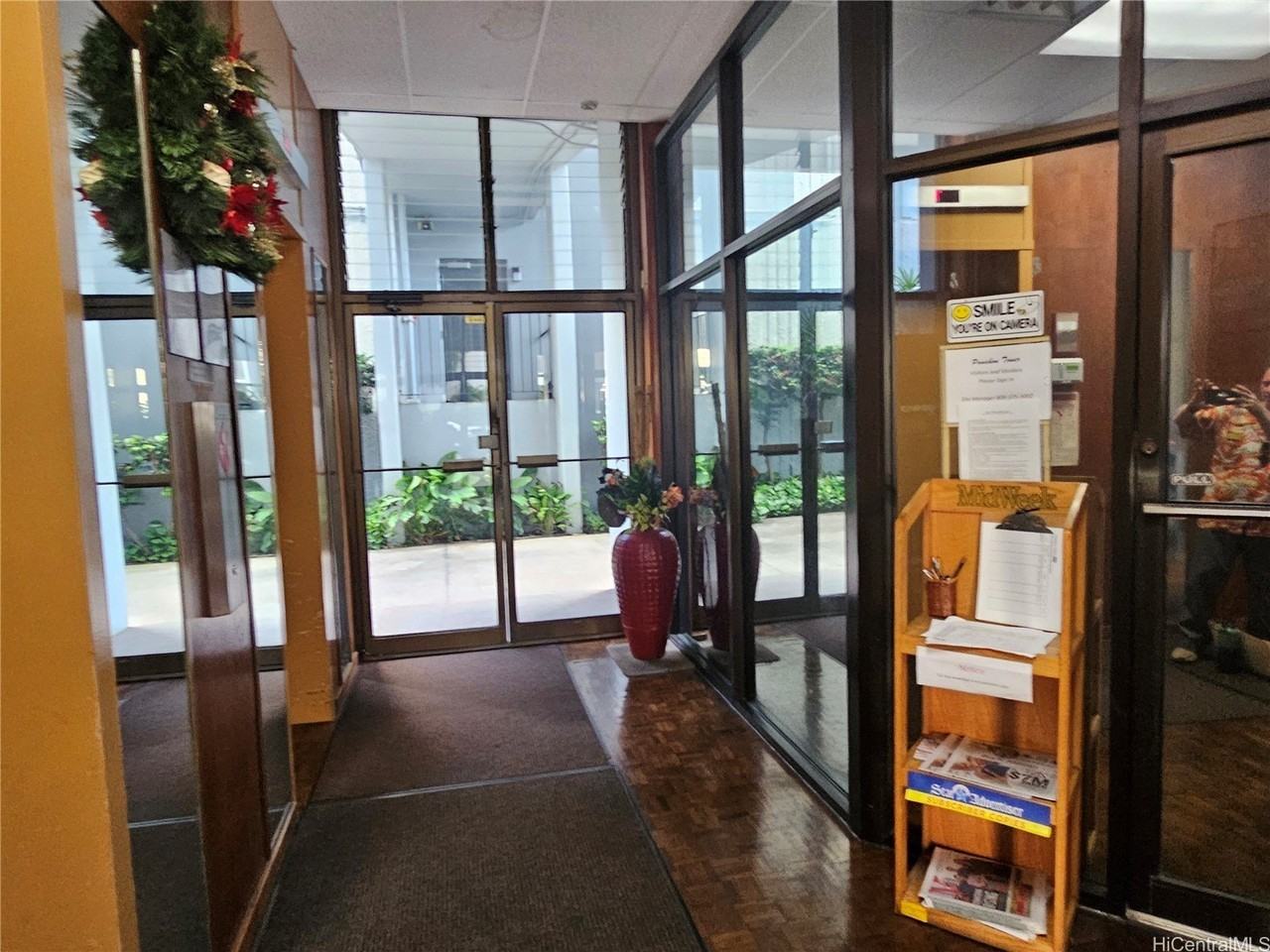 1621 Dole St Apt 504 #504 - Photo 4 of 25