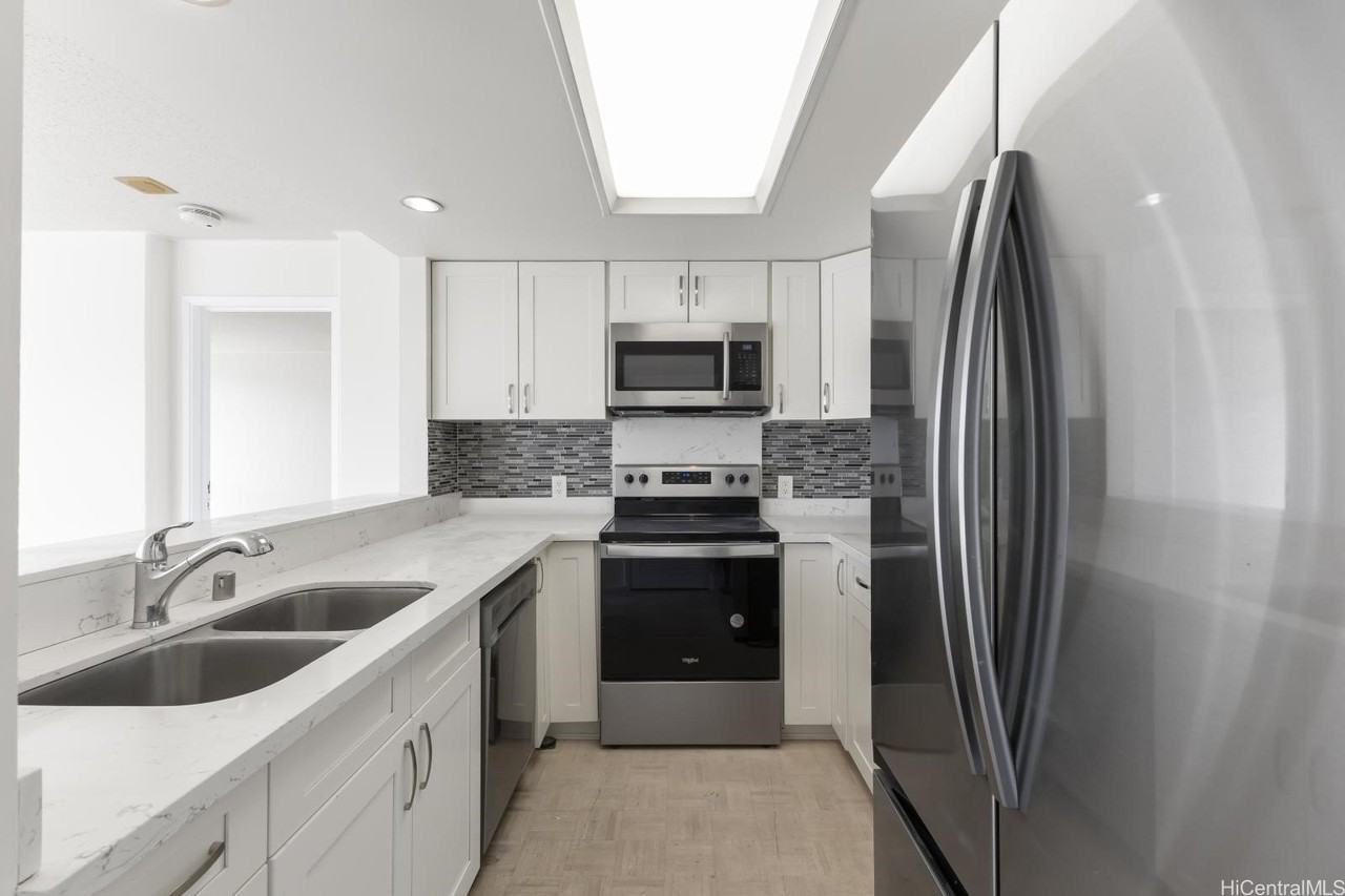 1341 Kapiolani Blvd Apt 10c #10C - Photo 7 of 25