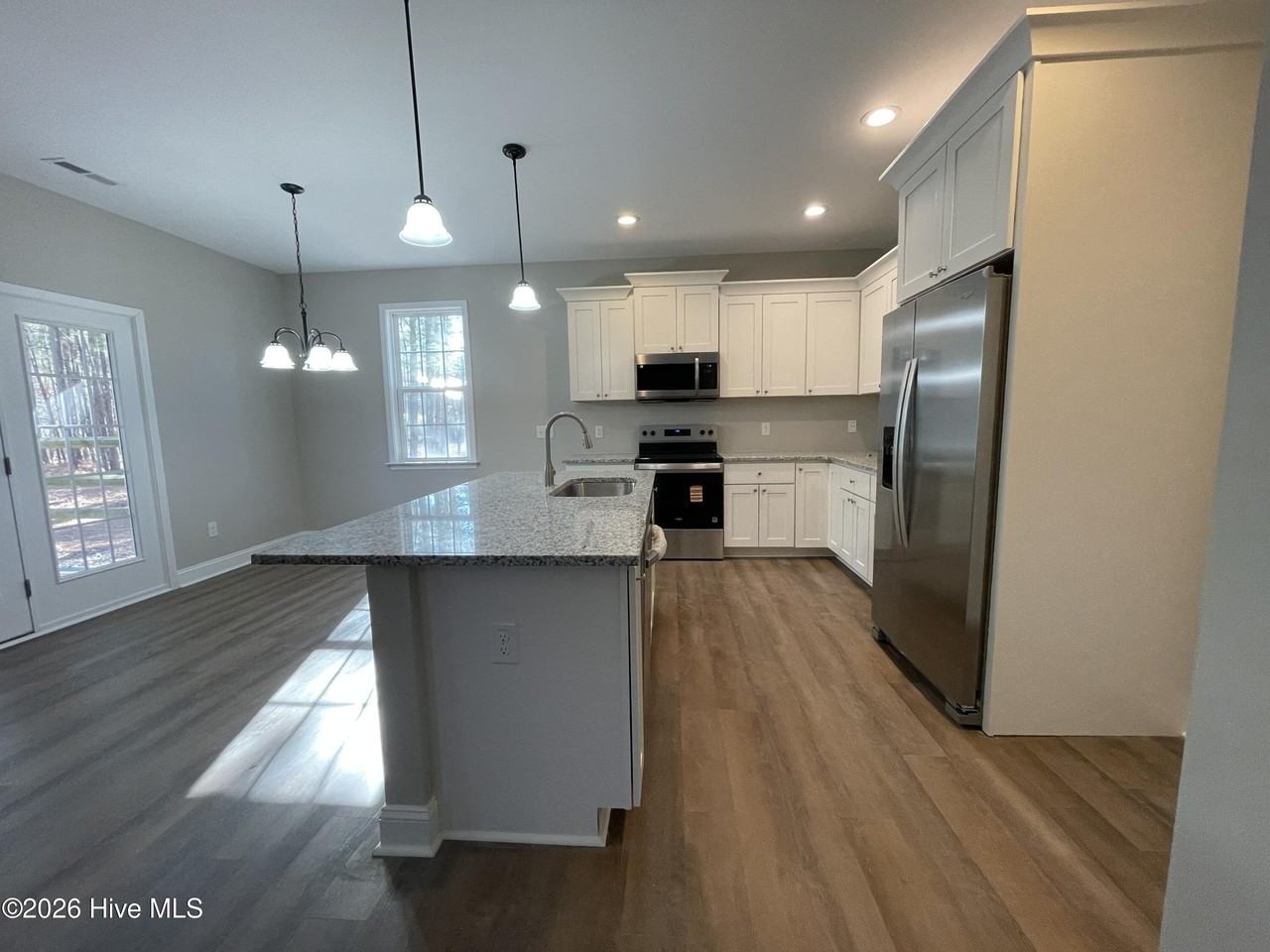 116 Eaker Dr - Photo 3 of 28